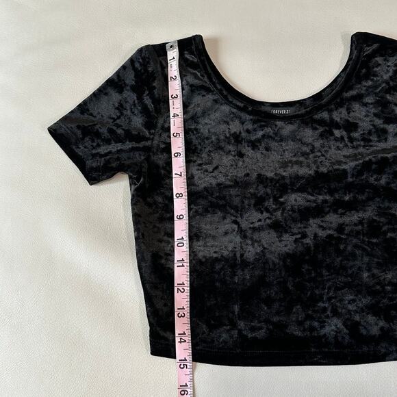 FOREVER 21 Velvet Black Crop Top - Picture 4 of 4